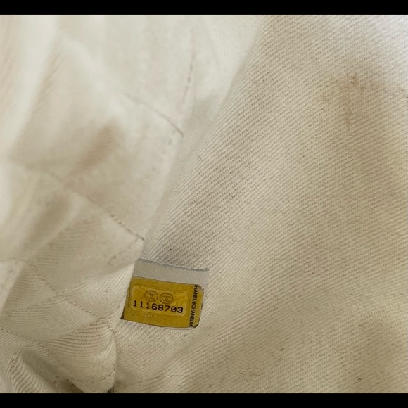 Chanel white lambskin leather tote - Picture 11 of 16